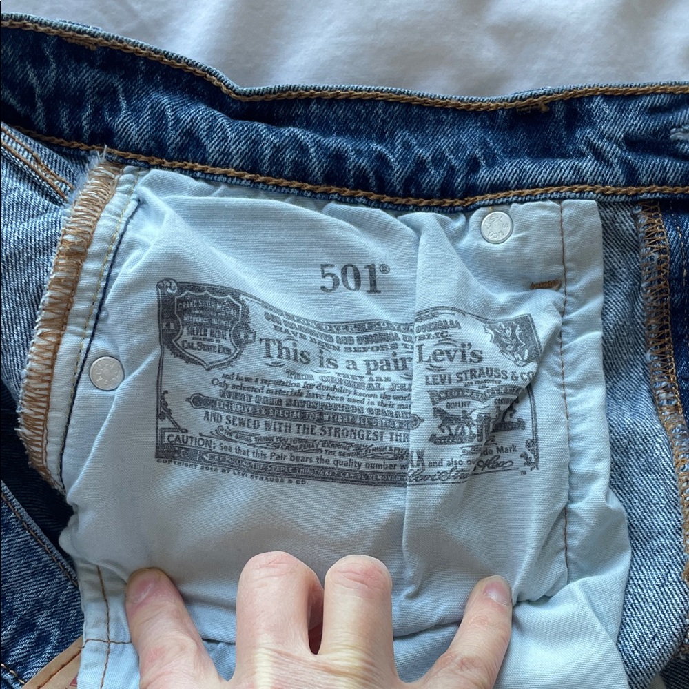 Women's Levi’s 501 Crop High-Rise Straight Jeans - Size 29 - Medium Blue - Picture 5 of 6